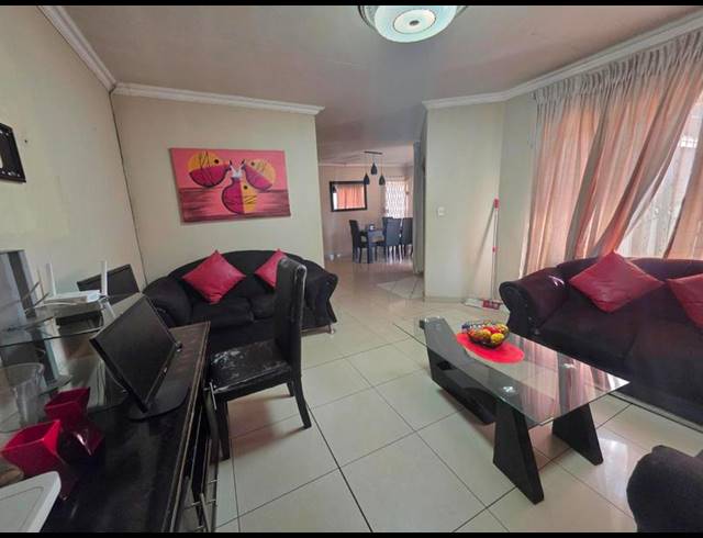 3 BEDROOM HOUSE FOR SALE IN DAWN PARK